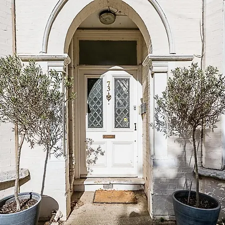 Charming Acton Dollhouse * London