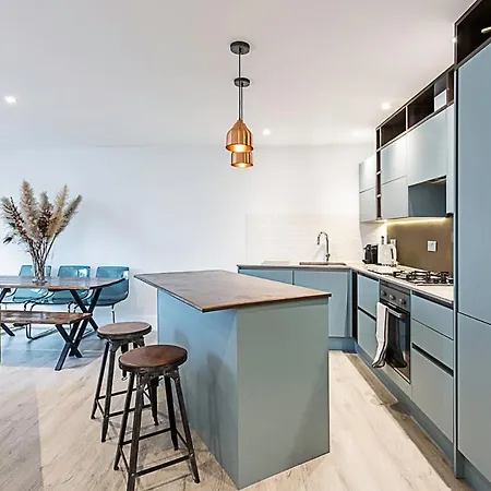 Duplex Two-bed Near Tower Bridge
