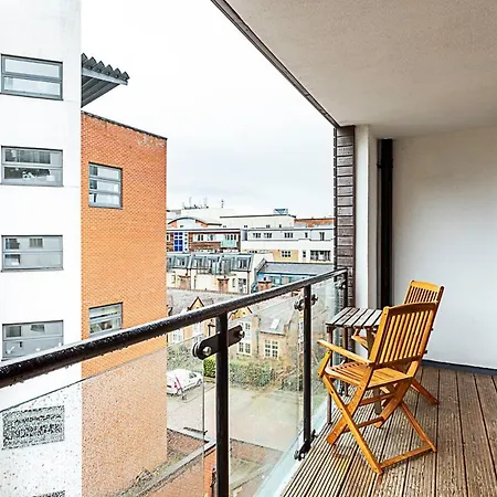 Duplex Two-bed Near Tower Bridge London