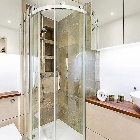 Duplex Two-bed Near Tower Bridge