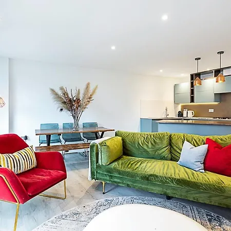 Duplex Two-bed Near Tower Bridge Apartment