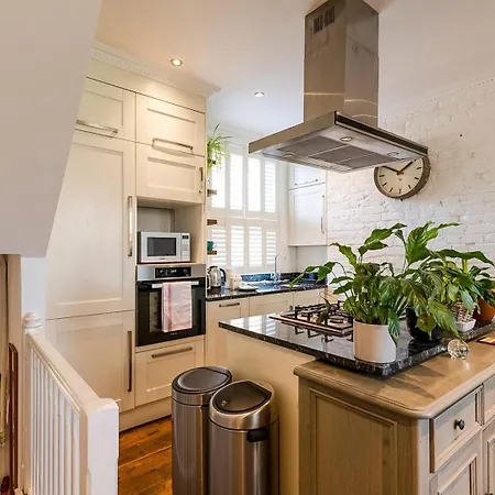 Historic 18th Century Terrace House * London