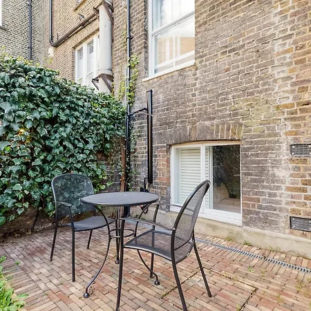 Apartment Historic 18th Century Terrace House
