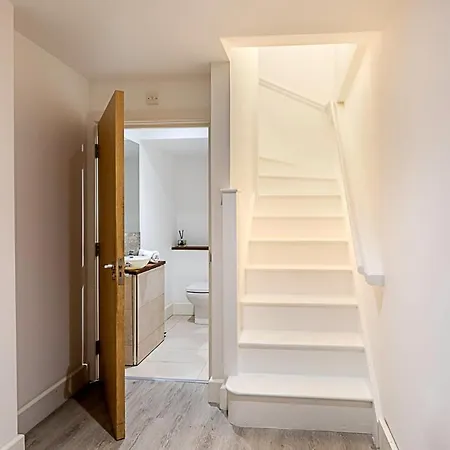 Duplex Two-bed Near Tower Bridge