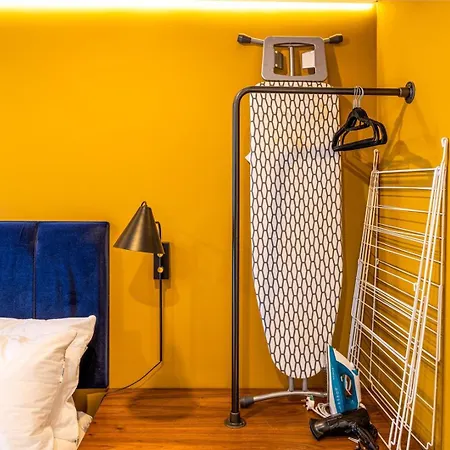 Trendy Kings Cross Flat * London