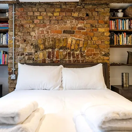 Apartment Historic 18th Century Terrace House London