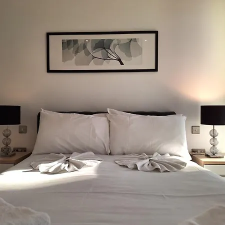 Apartment Still Life Aldgate Deluxe