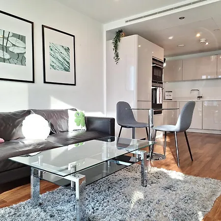 Still Life Aldgate Deluxe Apartment *