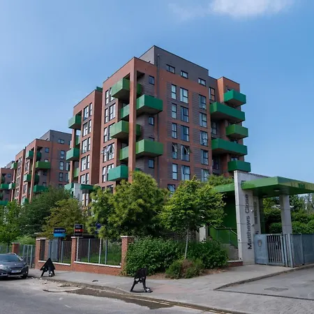 Gorgeous Wembley Flat *