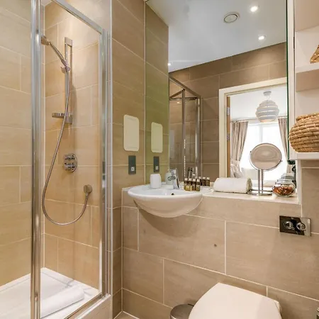 Gorgeous Wembley Flat Apartment London