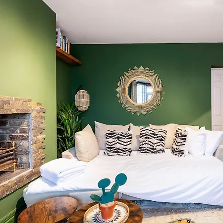 Chiswick Gem Stylish 1-bed Flat For Modern Living Apartment