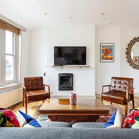 Contemporary Open Plan Penthouse London