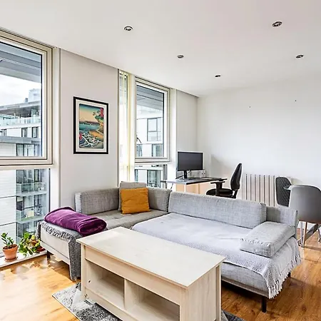 Apartment City-close 1-bed Near Tower Hill *