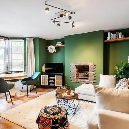 Apartment Chiswick Gem Stylish 1-bed Flat For Modern Living London