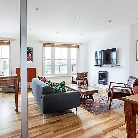 Contemporary Open Plan Penthouse Apartment London