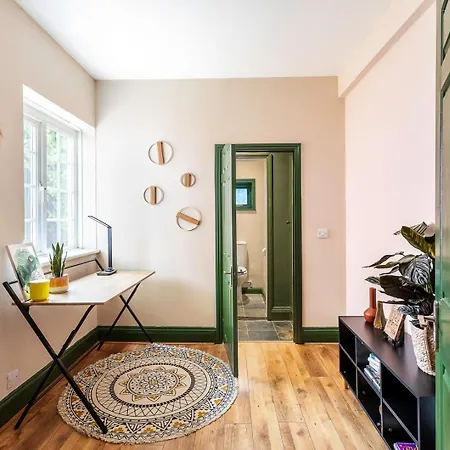 Chiswick Gem Stylish 1-bed Flat For Modern Living *