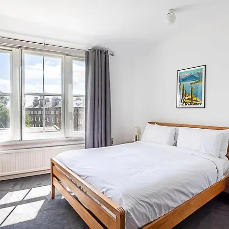 Contemporary Open Plan Penthouse London