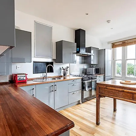 Apartment Contemporary Open Plan Penthouse *