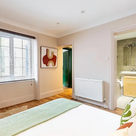 Chiswick Gem Stylish 1-bed Flat For Modern Living *