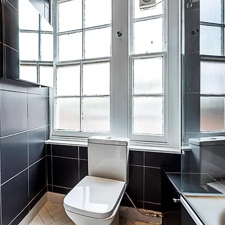 Contemporary Open Plan Penthouse London
