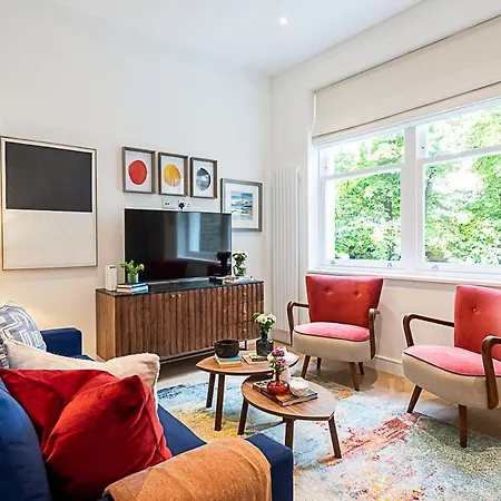 Stunning Earls Court Flat Apartment London