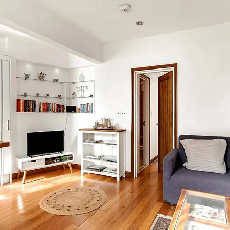 Lovely 1 Bed With Garden Apartment *