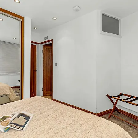 Lovely 1 Bed With Garden
