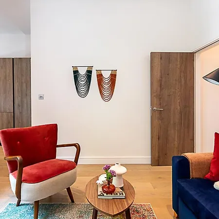 Stunning Earls Court Flat