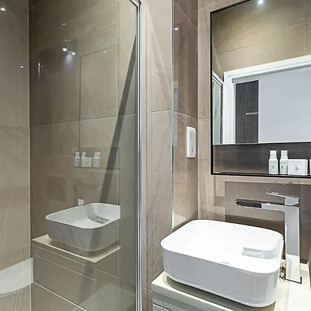 Stunning Earls Court Flat London