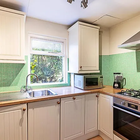 Appartamento Cosy Flat In Battersea Park Londra