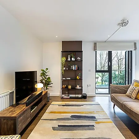 Spacious And Trendy Shoreditch Flat Apartment London