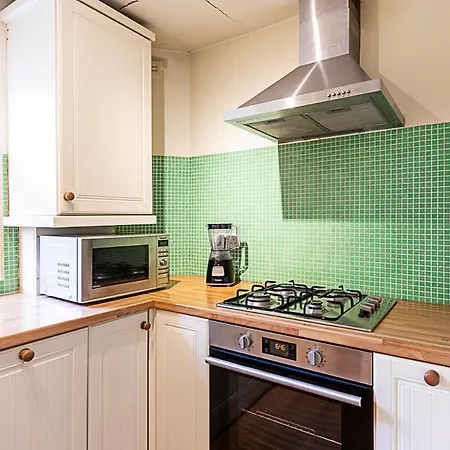 Cosy Flat In Battersea Park