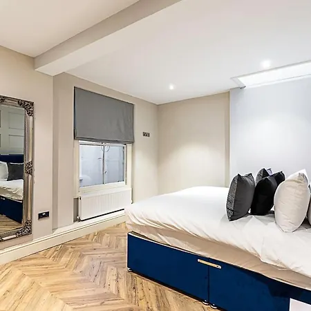 Beautiful Two Bedroom Abode In Notting Hill Apartment