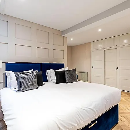 Beautiful Two Bedroom Abode In Notting Hill London