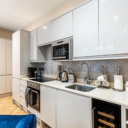 Beautiful Two Bedroom Abode In Notting Hill * London