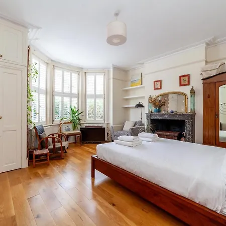 Cosy And Spacious *