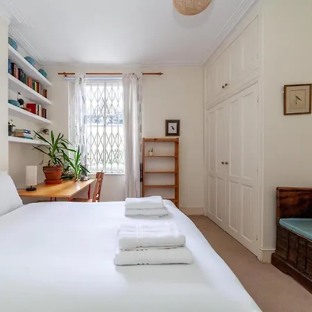 Cosy And Spacious *