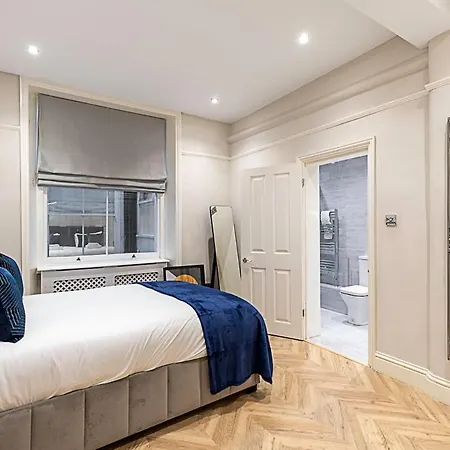 Beautiful Two Bedroom Abode In Notting Hill Apartment