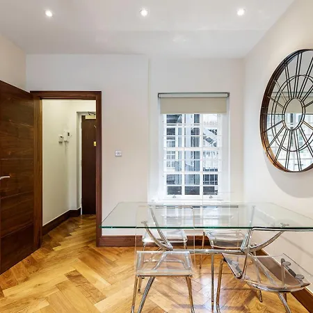 Apartment Colourful South Kensington London