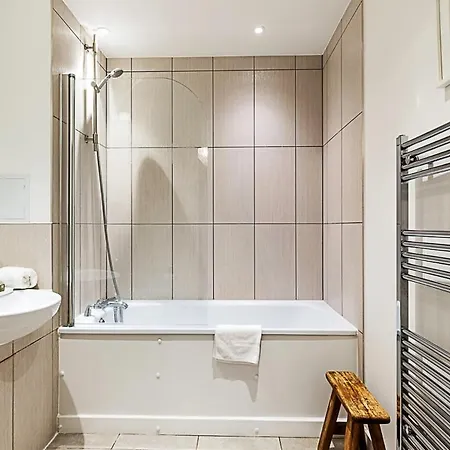 Spacious And Trendy Shoreditch Flat Apartment London