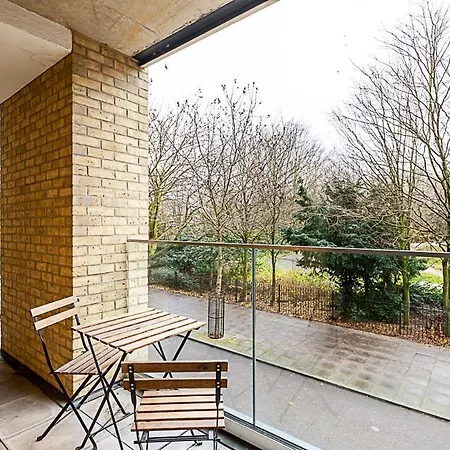 Spacious And Trendy Shoreditch Flat London