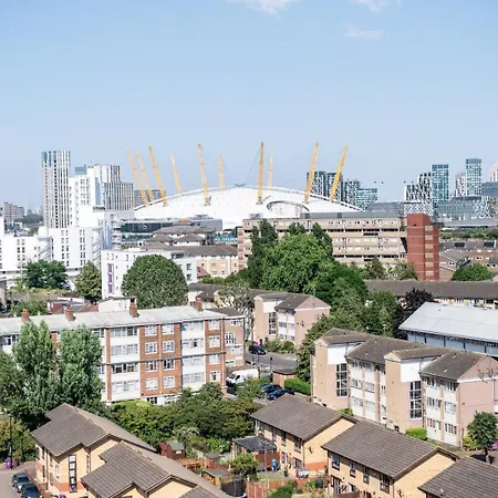 Canary Wharf Retreat With Free Secure Parking Apartment