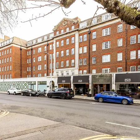 Colourful South Kensington Apartment London