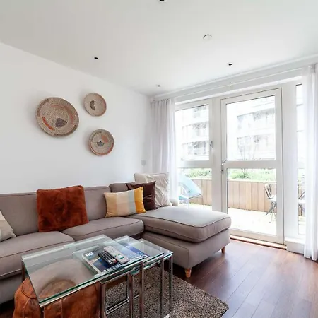 Apartment Cosy Urban Retreat In Highbury & Islington *