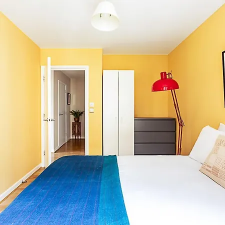 Vibrant And Modern With Canal Views Apartman London