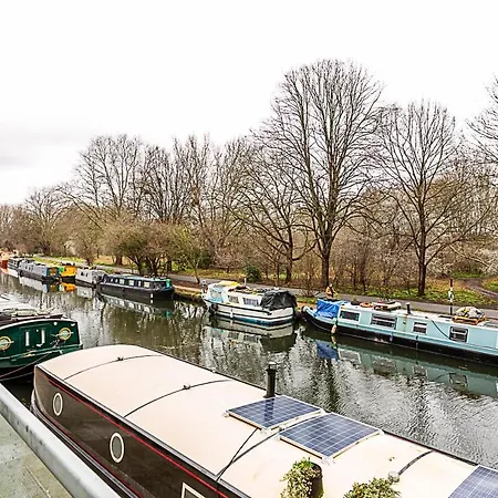 Apartman Vibrant And Modern With Canal Views London