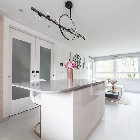 Excellent 3-bed Flat In Elephant & Castle Apartment London