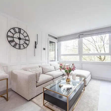 Excellent 3-bed Flat In Elephant & Castle *