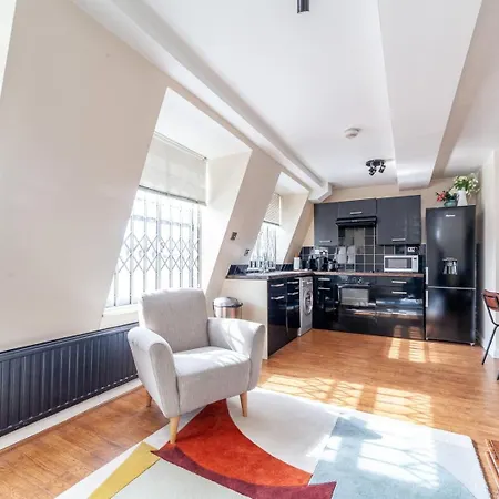Stylish And Sleek Kensington *