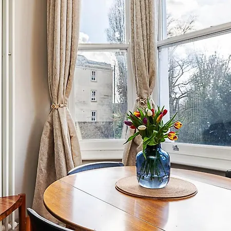 Apartment Lovely Bishops Park Flat